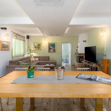 Stella Polaris Stuti