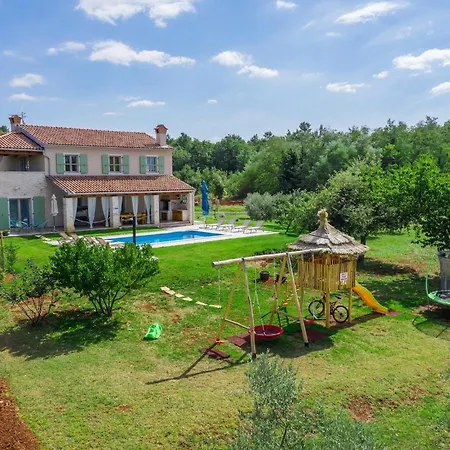 Stella Polaris Vikendica Stuti