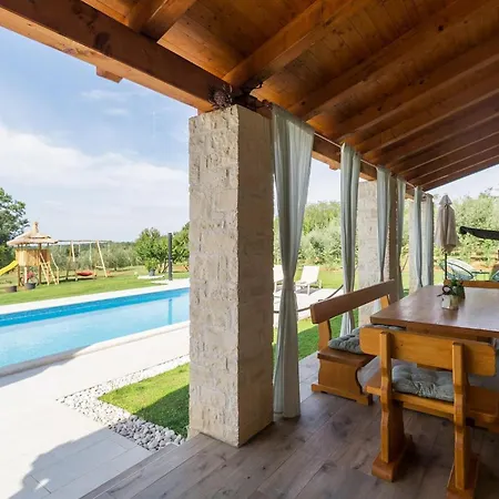 Stella Polaris Ferienhaus Stuti