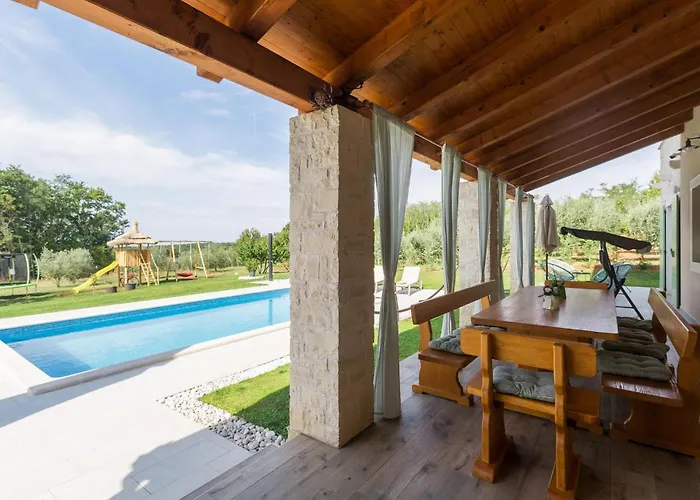 Stella Polaris Vikendica Stuti